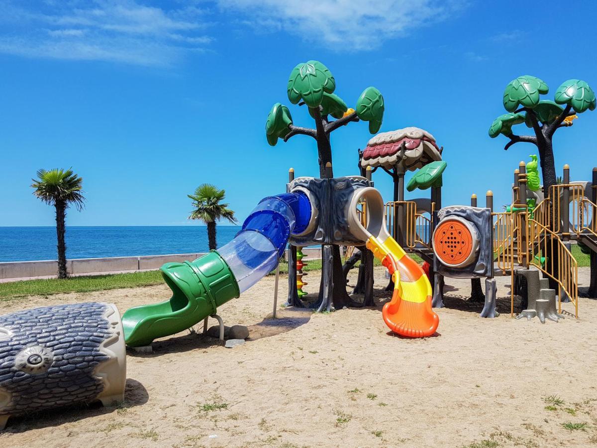Luxury Dreamland Oasis Apartments Chakvi Kültér fotó